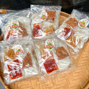 Bánh tráng ớt rim muối sặc dầu tỏi