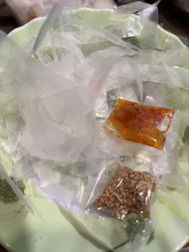 Bánh tráng xâu sợi khô muối sa tế xâu 12 bịch